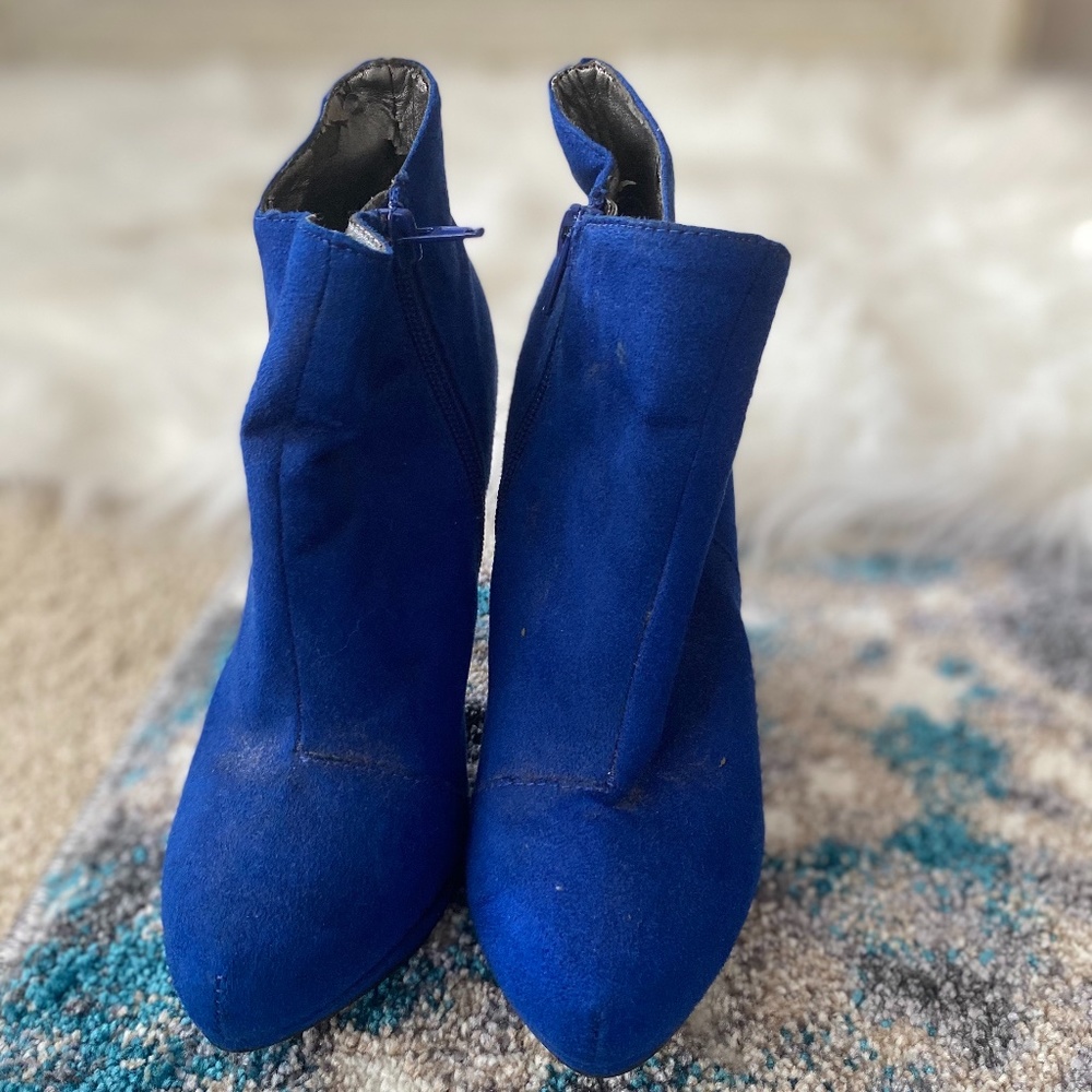 Royal Blue Pump